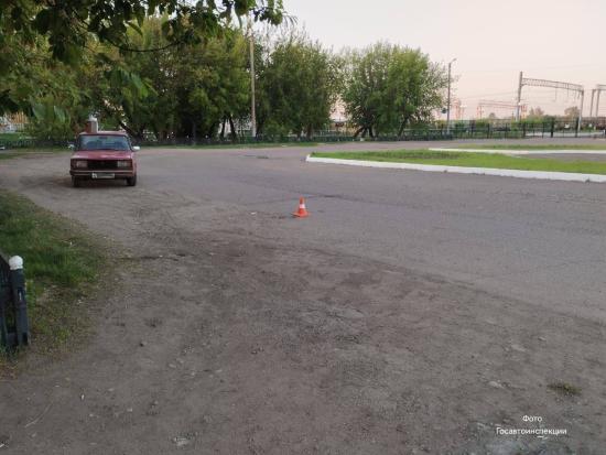 Травму головы получил пассажир автомобиля, которого 16-летний подросток катал на крыше