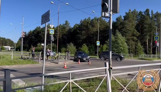 Подросток на велосипеде попал под колеса Мерседеса в Ангарске