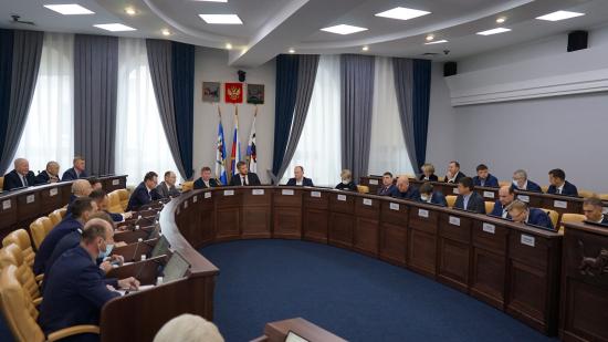 Полномочия трех комиссий перераспределили в Думе Иркутска