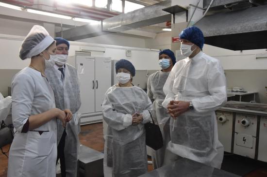 Депутаты Думы Иркутска предложили вернуть в МУП «Комбинат питания» кондитерский цех