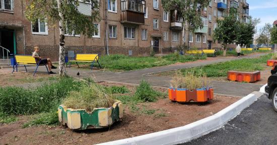 Два двора благоустроили в Братске
