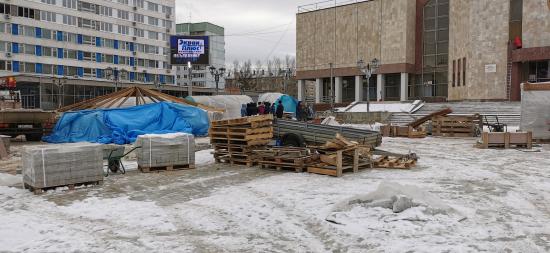 Подрядчики сорвали график благоустройства площади у Дворца искусств в Братске