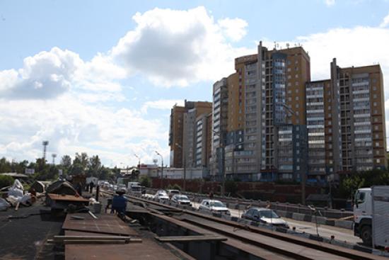 Пролетные строения путепровода на Джамбула в Иркутске поставили на опоры