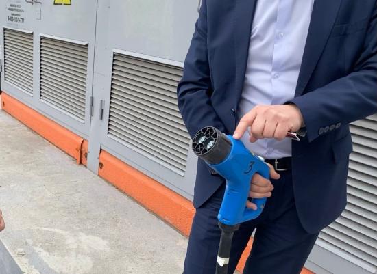 Студенты Иркутского энергоколледжа познакомились с сетью электрозаправочных станций En+ Group