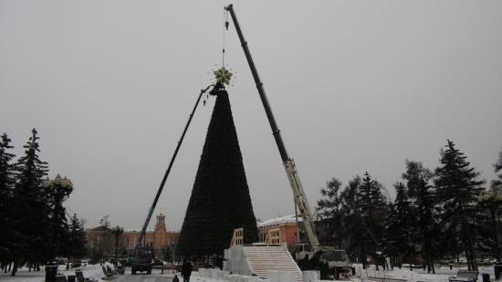 В Иркутске начали разбирать главную ёлку и ледовый городок
