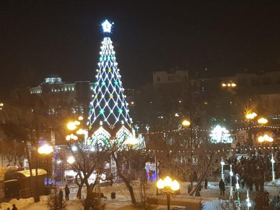 На открытие главной городской новогодней ёлки пришли более пяти тысяч иркутян