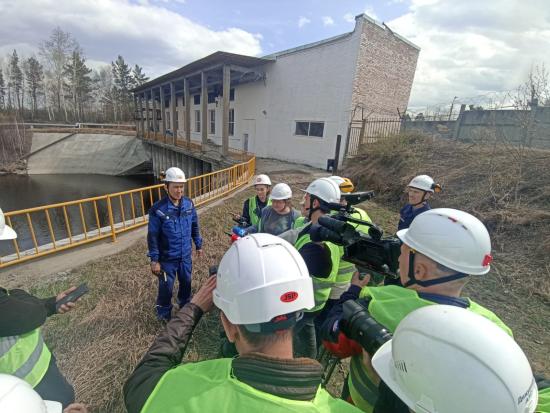 Эн+ познакомила журналистов местных СМИ с работой предприятий энергохолдинга в Усолье-Сибирском и Ангарске