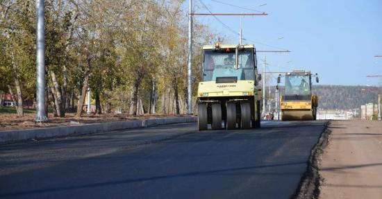 На улице Енисейская в Братске уложили асфальт