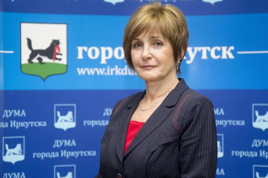 Председатель Думы Иркутска Ирина Ежова поздравляет иркутянок с Международным женским днем