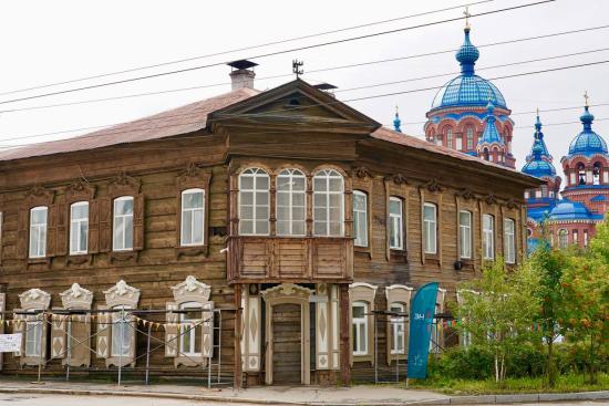 Волонтеры «Фасадника» привели в порядок 13 старинных особняков Иркутска