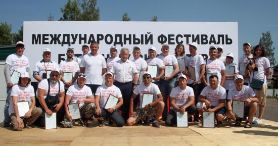 Почти две недели 23 мастера из России и Монголии бок о бок трудились над созданием во всех смыслах сказочных шедевров Победителем фестиваля бетонных скульптур в Братске стал житель Нижнего Тагила