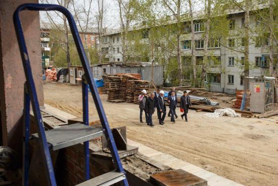 Подрядчик приступил к заливке чаши бассейна в будущем ФОКе на бульваре Рябикова в Иркутске