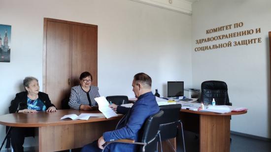 Проблемы в функционировании областной больницы № 2 посёлка Усть-Ордынский взял на контроль Александр Гаськов