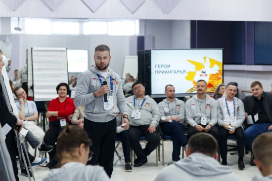 Участник программы «Герои Приангарья» Евгений Косолапов решает задачи по поддержке бойцов, ветеранов СВО и их семей в мэрии Иркутска