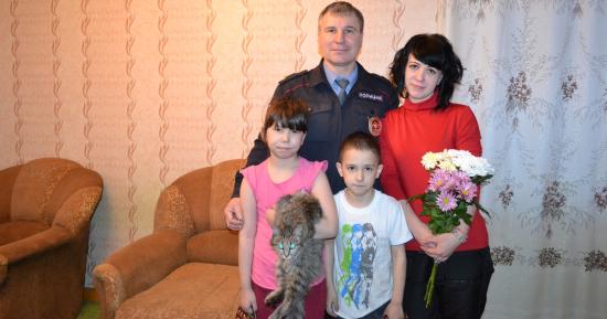 Братский полицейский, спасший на пожаре двух детей, получил правительственную награду