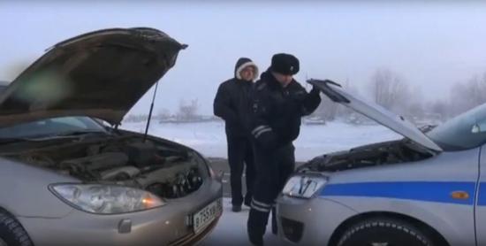 Сотрудники ГИБДД нацелены на оказание помощи автомобилистам в сильные морозы