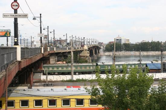 Личный транспорт не будут пускать по выходным на Глазковский мост