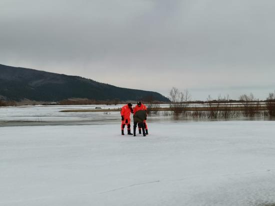 Противопаводковую насыпь возводят в Большом Голоустном для стабилизации ситуации с подтоплением