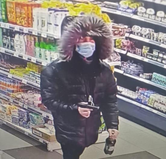 18-летний парень устроил стрельбу из-за бутылки спиртного в магазине Иркутска