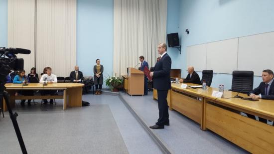 Министерству здравоохранения Иркутской области поручено в 2018 году провести дооснащение и косметический ремонт поликлиники на Бурлова в Иркутске В студенческой поликлинике на Бурлова в Иркутске проведут дооснащение и косметический ремонт