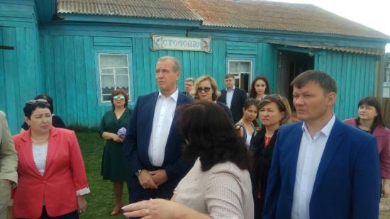Губернатор Сергей Левченко находится с рабочей поездкой в Качугском районе