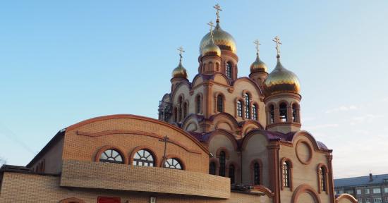В Братске завершается благоустройство территории возле храма Рождества Христова
