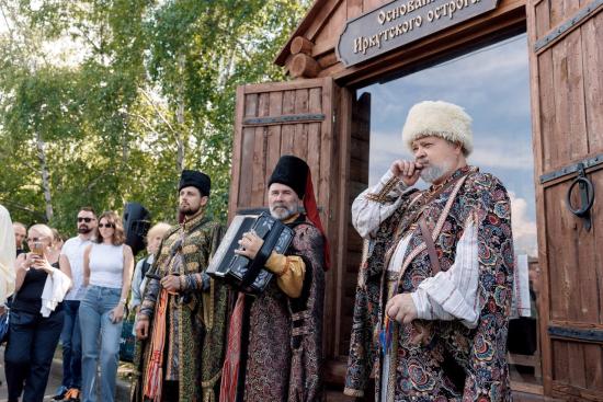 Новое арт-пространство «И-сторис» открылось в Иркутске на острове Конный