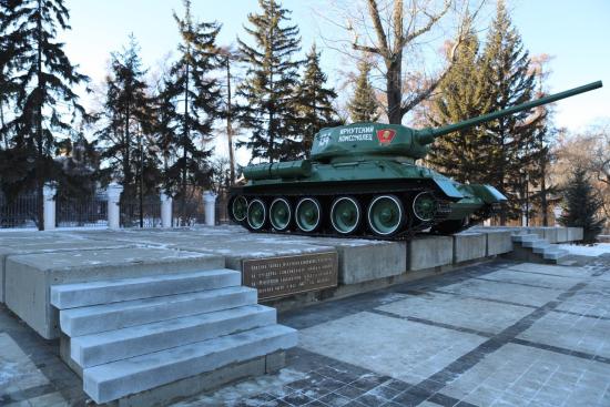 В Иркутске завершили благоустройство территории возле танка «Иркутский комсомолец»