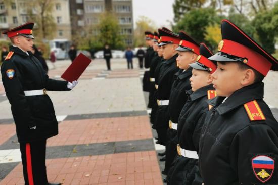 Церемония принесения клятвы кадетов прошла в Иркутске у мемориала «Вечный огонь Славы»