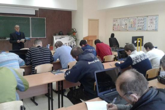 Более трех тысяч человек в Приангарье направили на обучение по направлению Кадрового центра региона