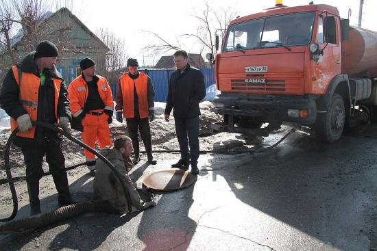 Выявлены наиболее проблемные места скопления воды в городе, основное внимание уделят частному сектору В Шелехове начали сезонные работы по предотвращению паводков