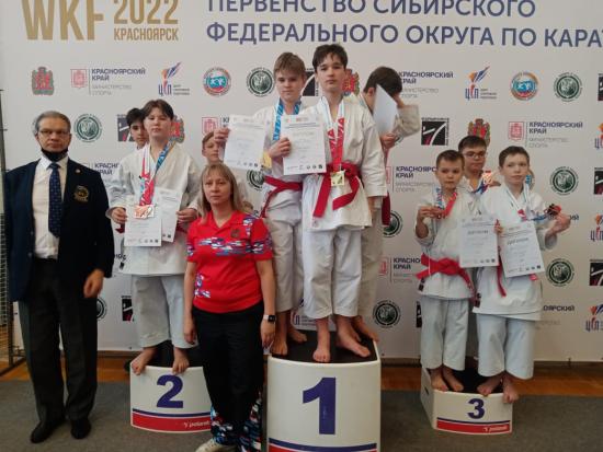 Шесть медалей выиграли спортсмены Иркутской области на первенстве СФО по каратэ