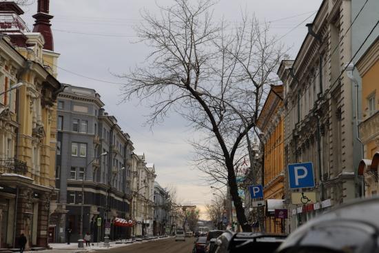 В Иркутске приступили к монтажу подсветки зданий на улице Карла Маркса