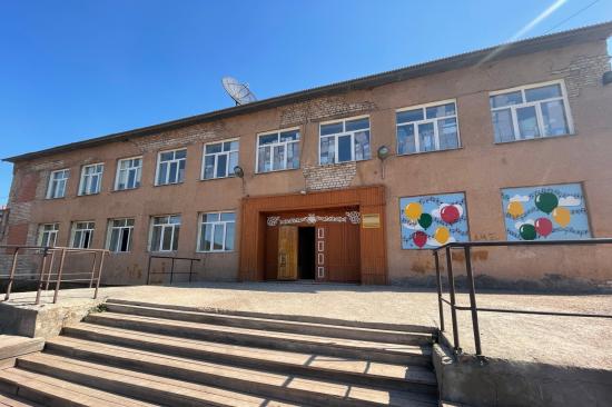 Губернатор предложил капитально отремонтировать фасад культурно-досугового центра в поселке Янталь