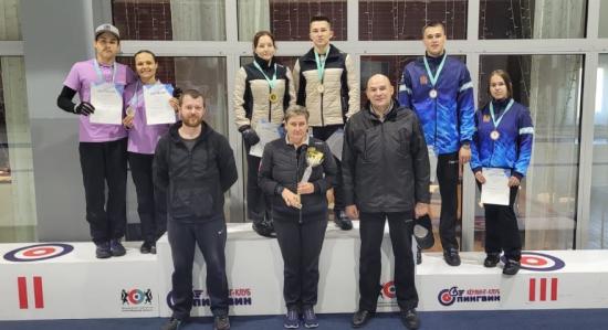 Иркутская команда одержала победу на чемпионате СФО по кёрлингу среди смешанных пар