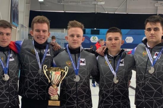 Иркутская мужская команда заняла второе место на чемпионате России по керлингу