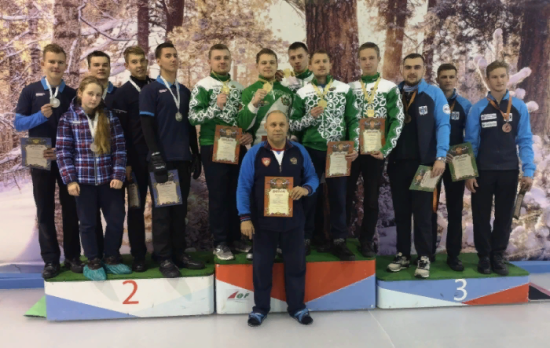 Иркутская команда завоевала серебро на чемпионате СФО по керлингу