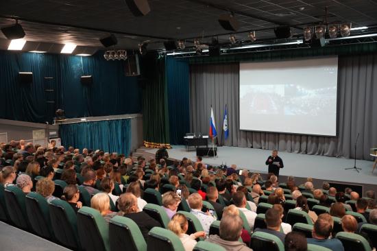 Вопросы транспортной доступности и ремонта дорог обсудил губернатор Игорь Кобзев с жителями Бодайбинского района