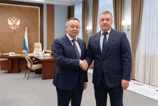 Ситуацию в строительной отрасли Приангарья обсудили глава Минстроя РФ Ирек Файзуллин и губернатор Игорь Кобзев
