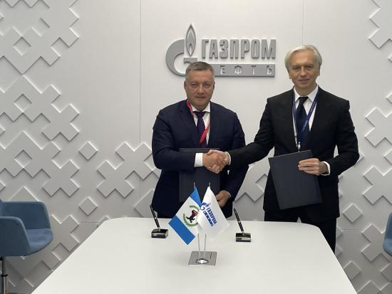 «Газпром нефть» организует поставки в Приангарье автомобильных и специализированных масел