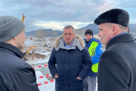 Мост через реку Куту в Усть-Куте возводят с опережением графика