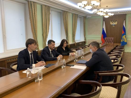 Перспективы строительства нового аэропорта Иркутска обсудил Игорь Кобзев с руководителем Росавиации