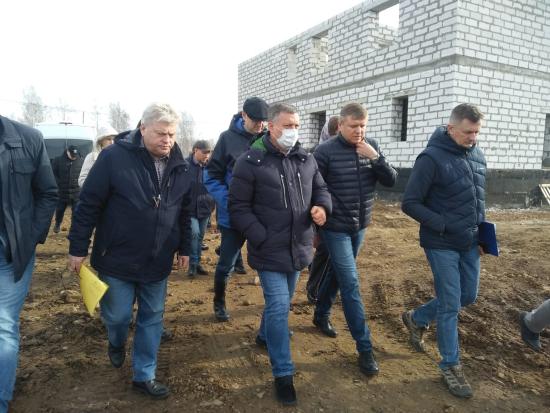 Губернатор проверил, как идут строительные работы на соцобъектах Нижнеудинска