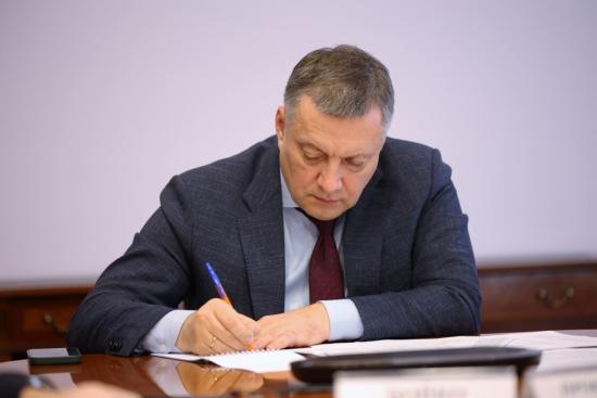 Губернатор Игорь Кобзев подписал закон «О многодетной семье в Иркутской области»
