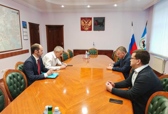 Состояние объектов образования в Казачинско-Ленском районе обсудил губернатор с мэром территории