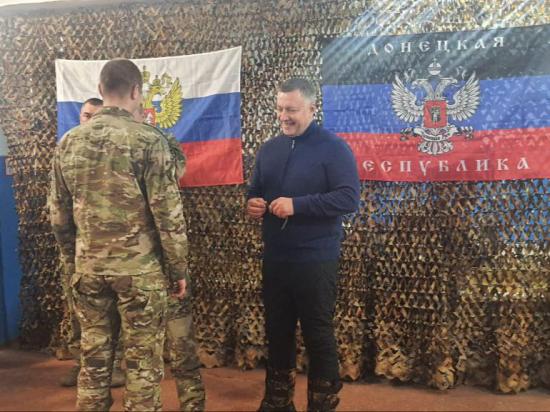 Губернатор Игорь Кобзев доставил в зону СВО военную технику и гуманитарную помощь бойцам из Приангарья