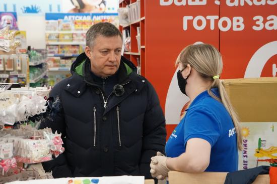 Игорь Кобзев проверил, как работают ограничительные меры по коронавирусу в ТРЦ Иркутска