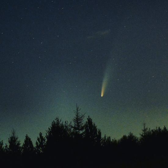 Самая яркая за последние семь лет комета C/2020 F3 NEOWISE видна невооружённым глазом