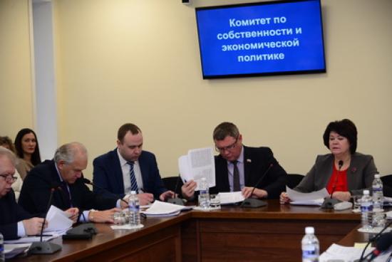 В ходе обсуждения темы на комитете депутаты констатировали, что рекомендации депутатского корпуса, принятые соответствующим постановлением, не были исполнены Рекомендации депутатов Корпорации развития Иркутской области не были исполнены