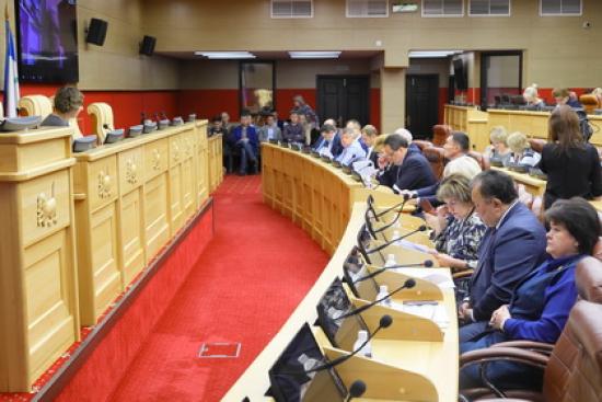 Вопрос межбюджетных отношений обсудили депутаты Законодательного Собрания